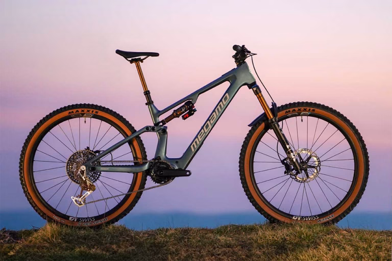 Megamo Reason: la nueva e-MTB ligera y potente que redefine los límites del trail y el enduro