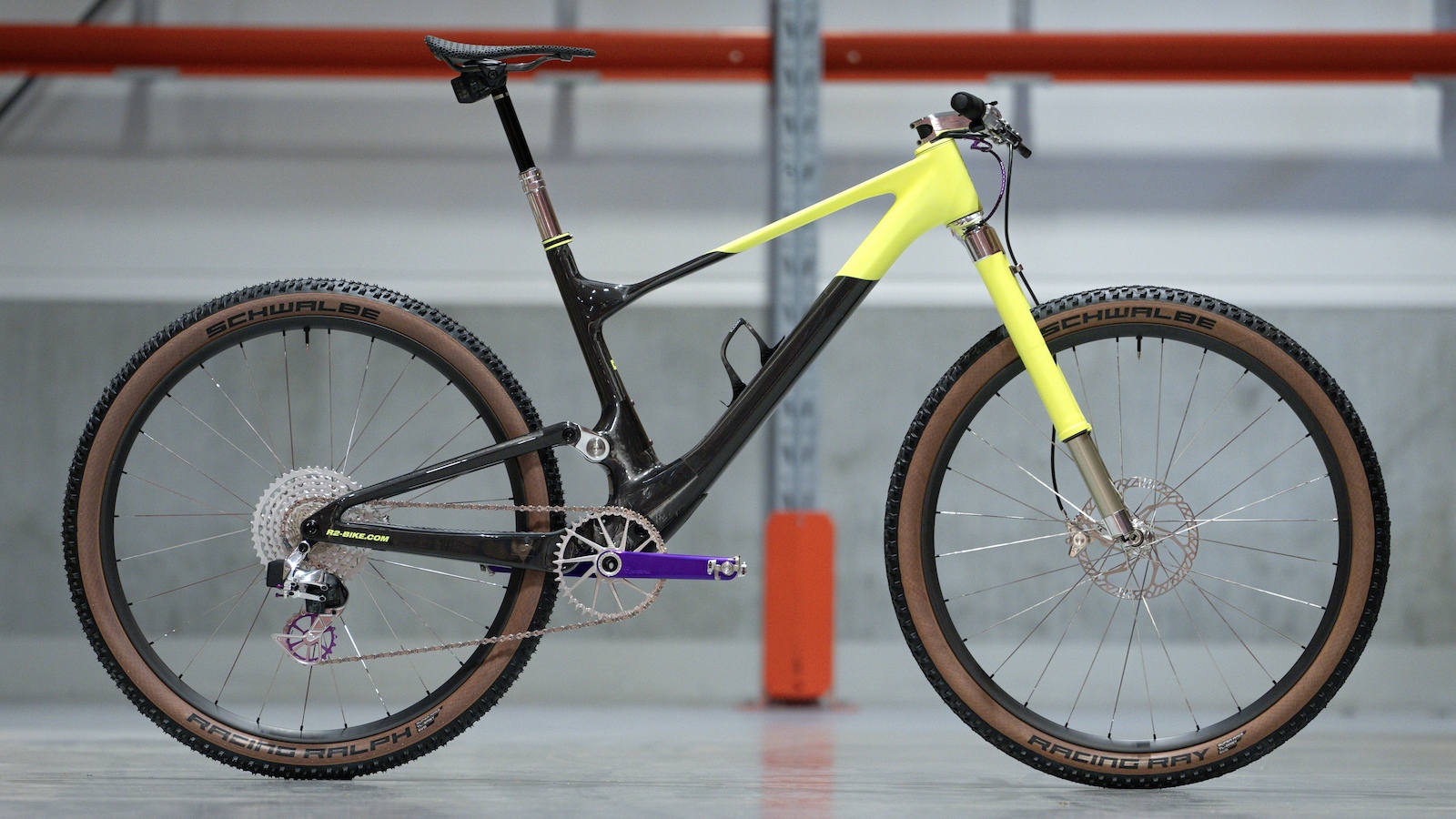 Scott Spark RC Neon Project de Dangerholm, impresionante! Sabrías decir que horquilla utiliza? Como os hemos comentado, hay mundo fuera de Rock Shox i Fox! Aquí la marca Intend!