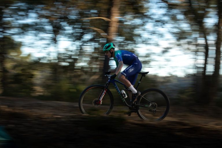 La nueva Rockrider Race 940 S PRO Team del equipo Decathlon Ford 2025: un salto hacia la excelencia en MTB